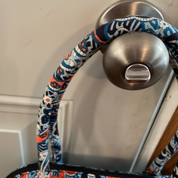 Vera Bradley Bowler Bag with Matching Walet - Picture 4 of 14